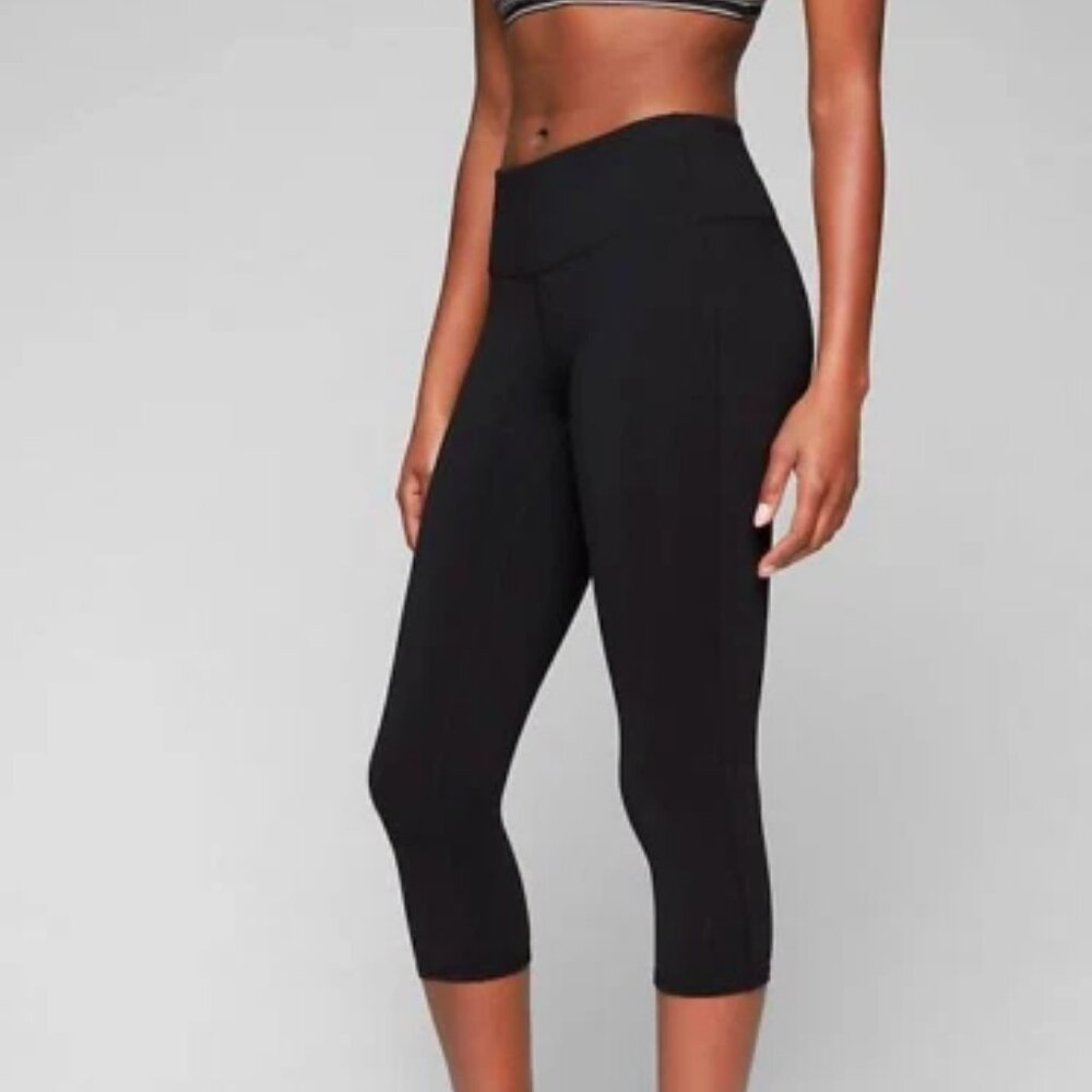 Athleta High Rise Chaturanga Capri Black Size Medium 816130